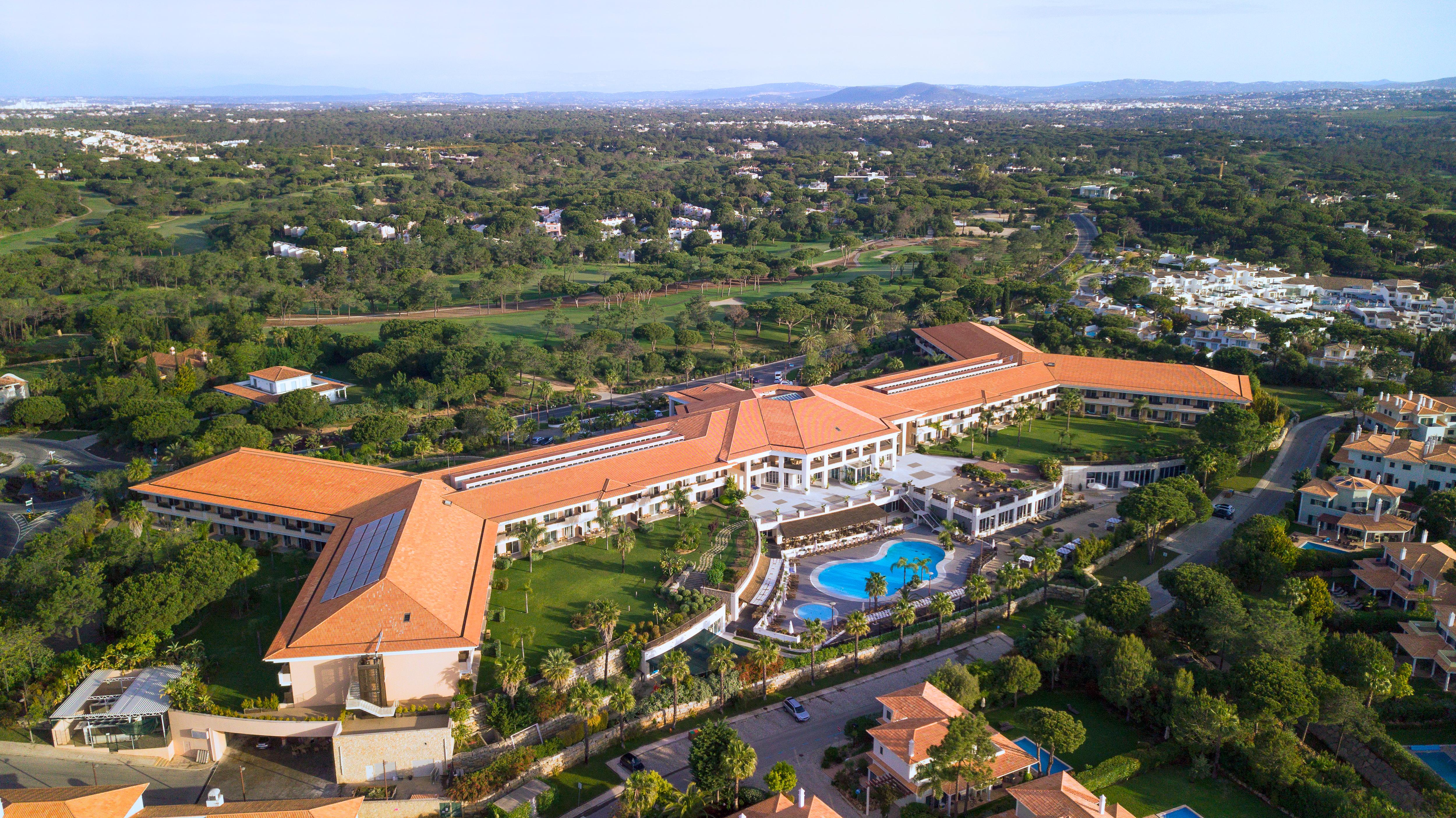 Wyndham Grand Algarve Hotel Кинта до Лаго Екстериор снимка Aerial view of the hotel